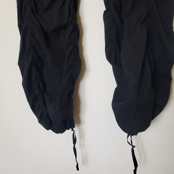 Lululemon Dance Studio Pants Black Unlined Size 8 - Picture 9 of 14